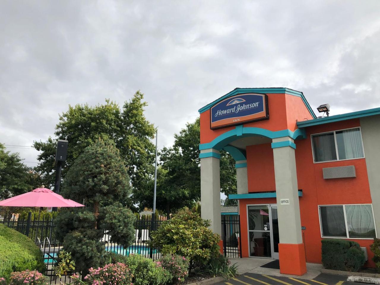 Howard Johnson By Wyndham Salem Eksteriør bilde